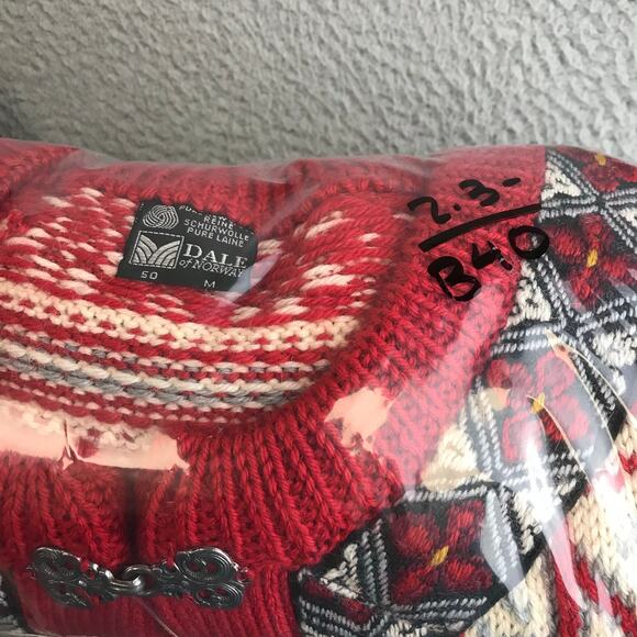 VINTAGE WOMENS DALE OF NORWAY METAL CLASP KNITTED NORDIC SWEATER SM - Picture 8 of 8